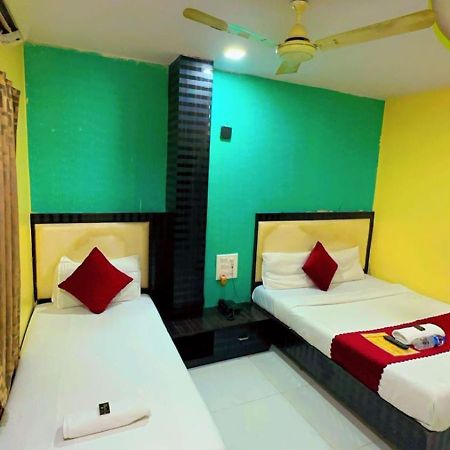 Hotel Avenue Near T-2 International Airport Mumbai Exterior foto