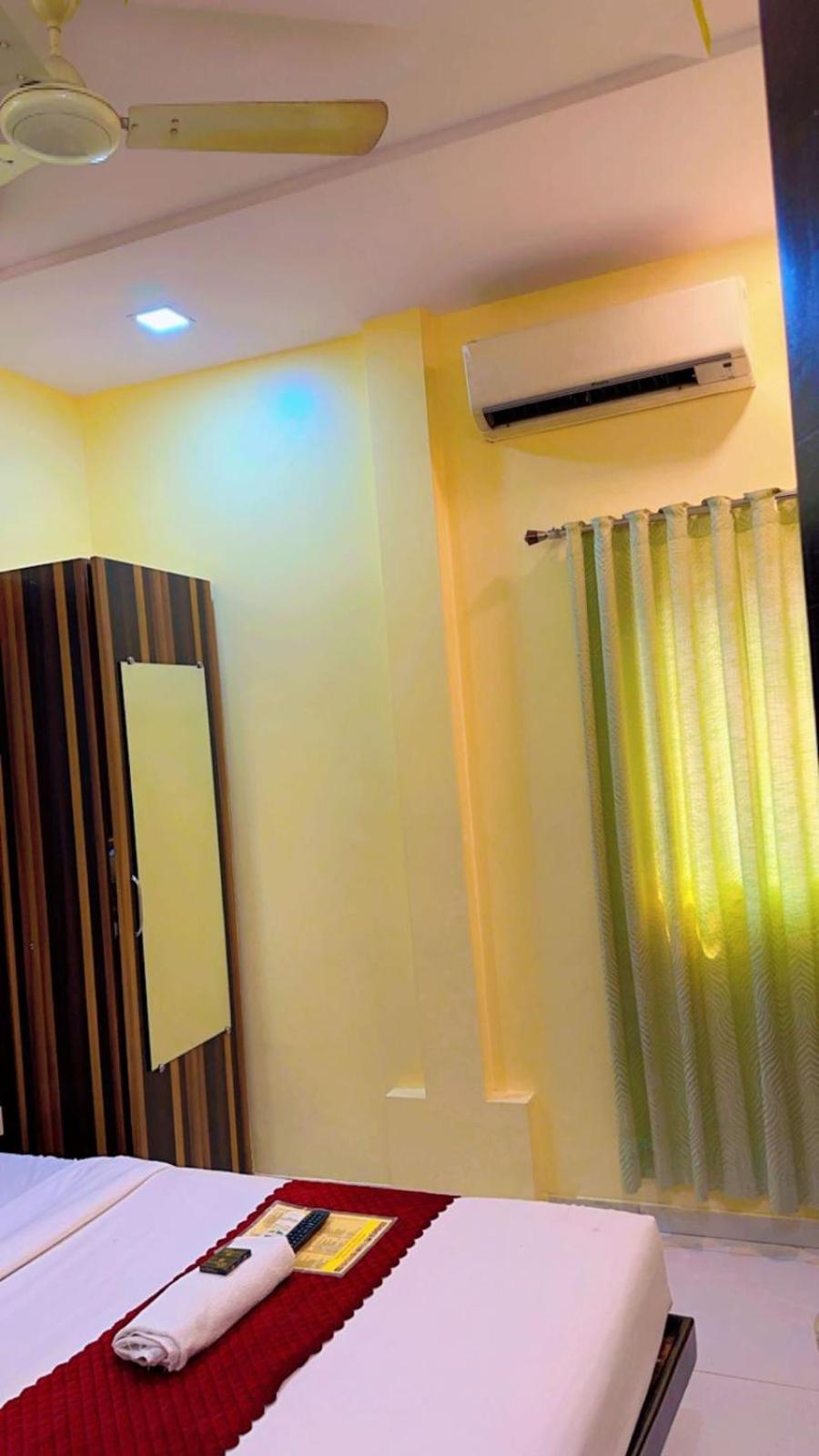 Hotel Avenue Near T-2 International Airport Mumbai Exterior foto